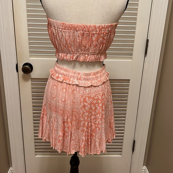 93. Blue B Collection Bandeau and Skirt in Paisley Print - Picture 7 of 11